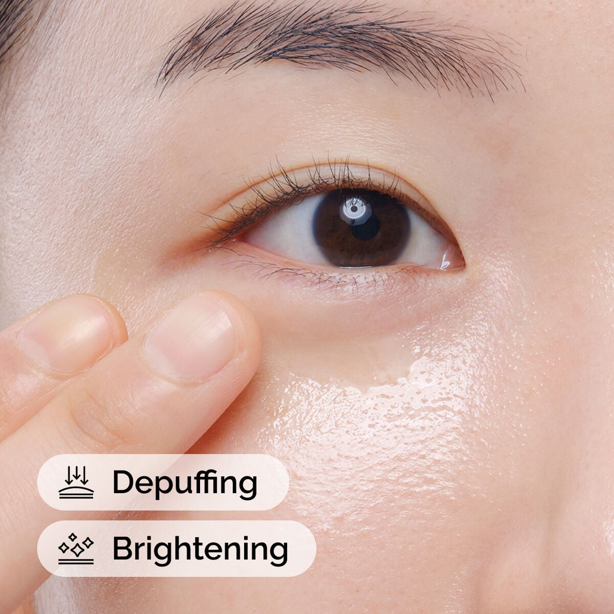 caffeine-solution-5-egcg-eye-serum-t8 ord-caffeine-solution-egcg-model-application-with-benefits.jpg